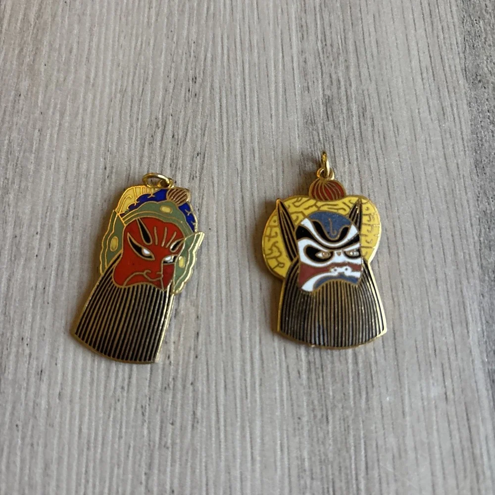 Vintage Chinese Opera Mask Pendant lot Set 2 Pieces Enamel gold tone Kabuki